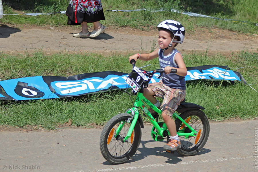 Kids riding bikes, Odessa