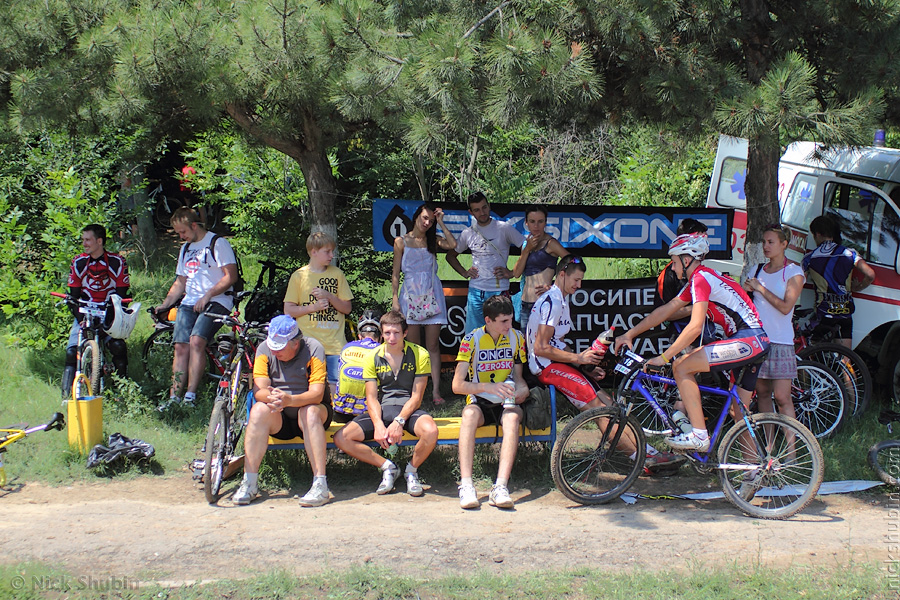 Kids riding bikes, Odessa