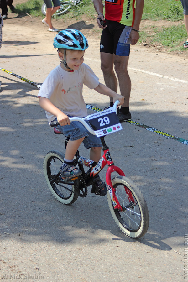 Kids riding bikes, Odessa